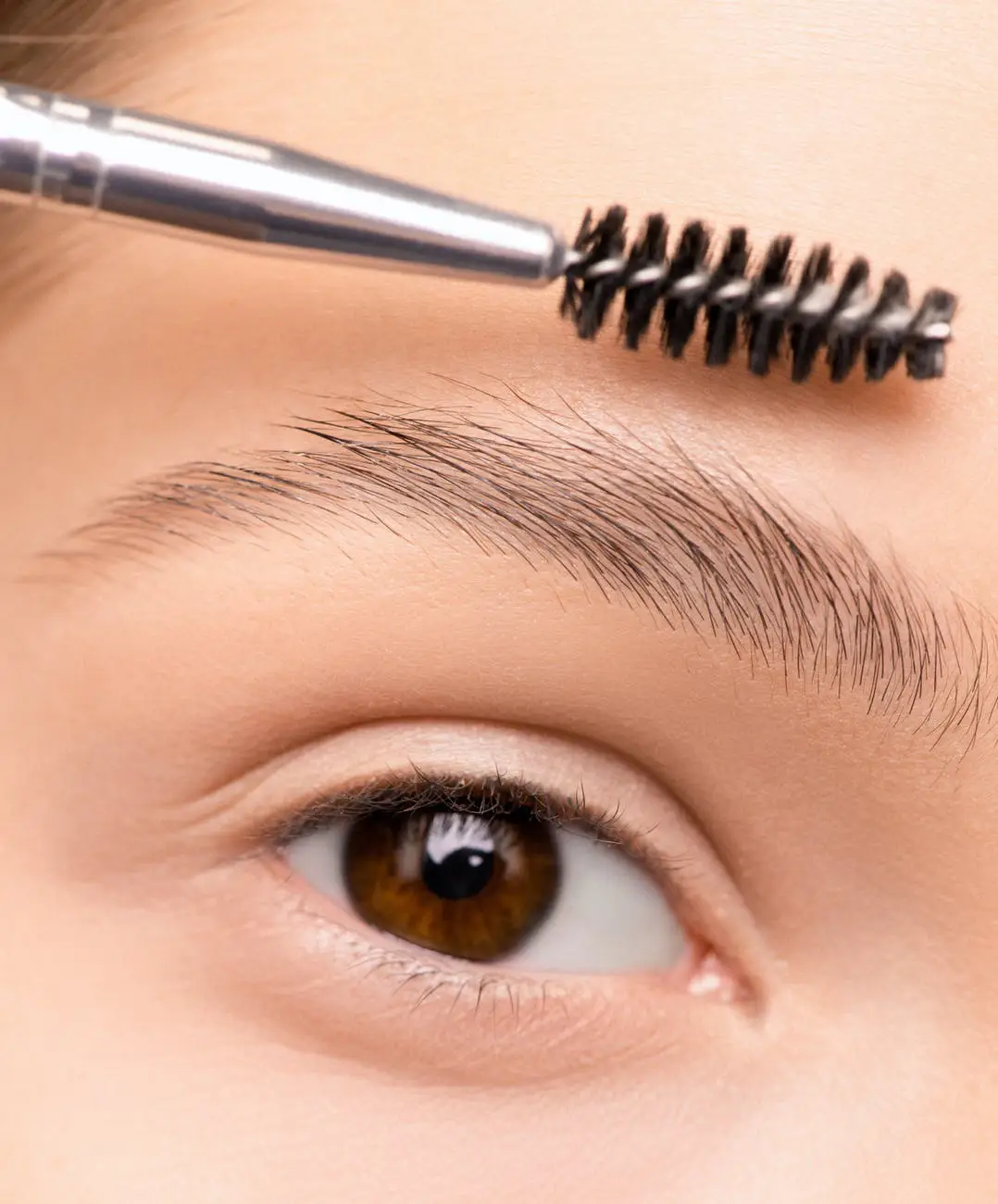 brush eyebrows